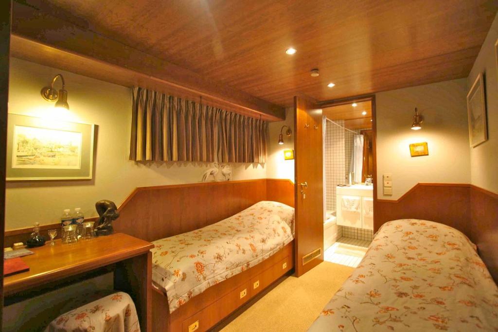 Botel Peniche D'hotes Ms Elisabeth