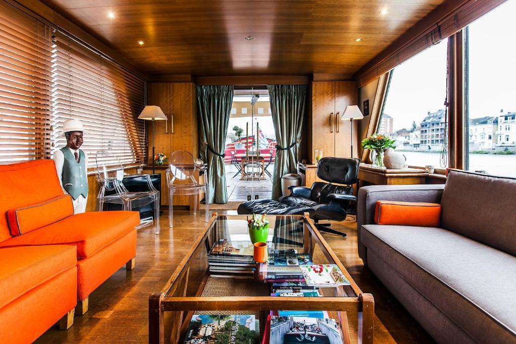 Péniche D'hôtes Ms Elisabeth Bateau-hôtel