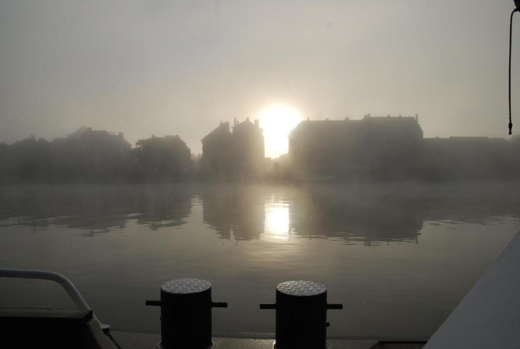 Péniche D'hôtes Ms Elisabeth Namur